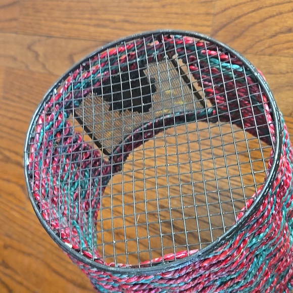 Christmas Luminary Basket with Metal Santa - Picture 5 of 9